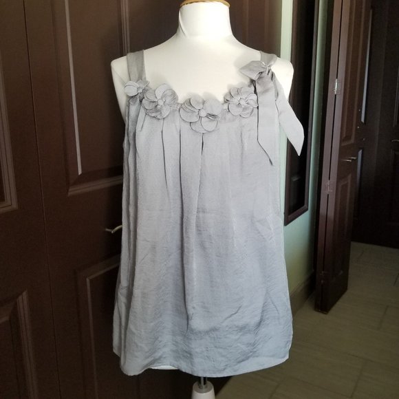 LOFT Tops - Ann Taylor Loft Grey Flower Bow Strappy Top Sz L